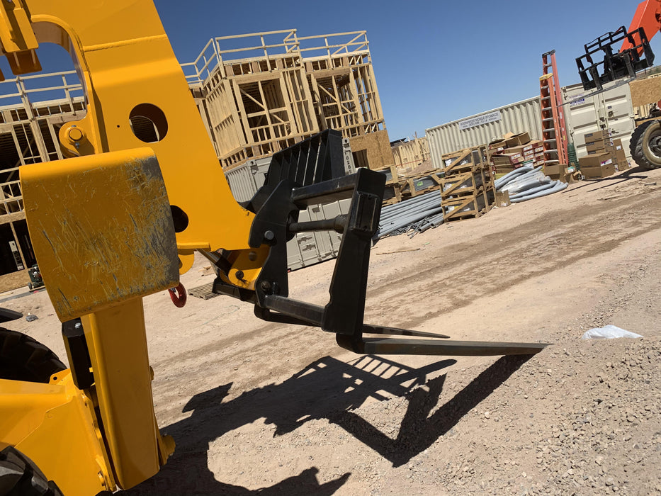 2020 JCB 510-56 Cab/Heat/Air, Solid Tires, Work Lights, Beacon, Aux Hydraulics, Back up Alarm, Lifting Eye, ES Decals