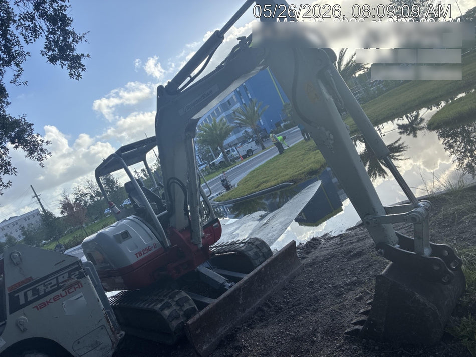 2023 TAKEUCHI TB250-2R