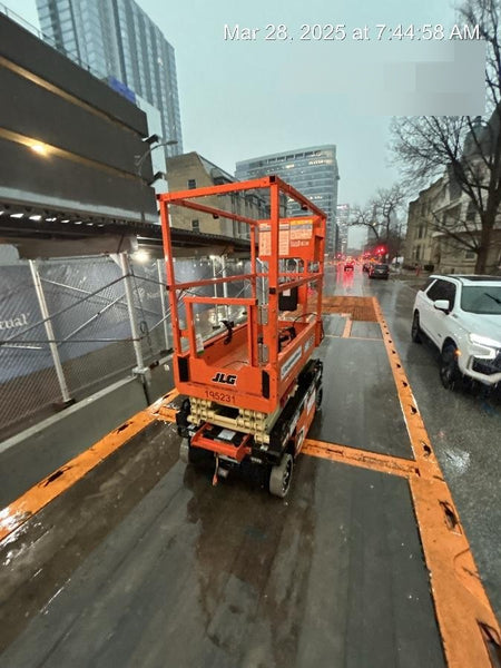 2021 JLG ES1330L