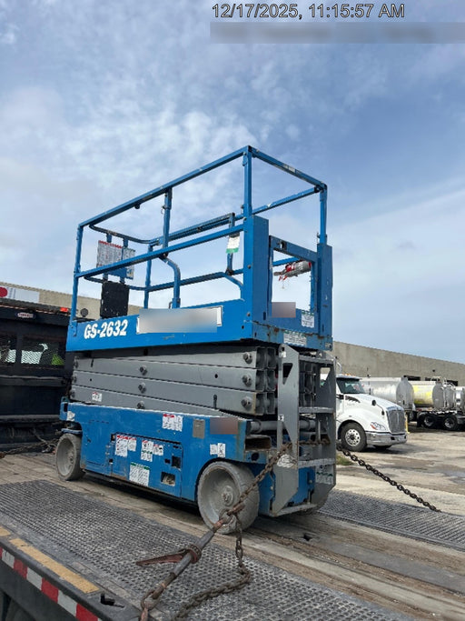 2019 Genie GS-2632 Folding rails with half height swing gate