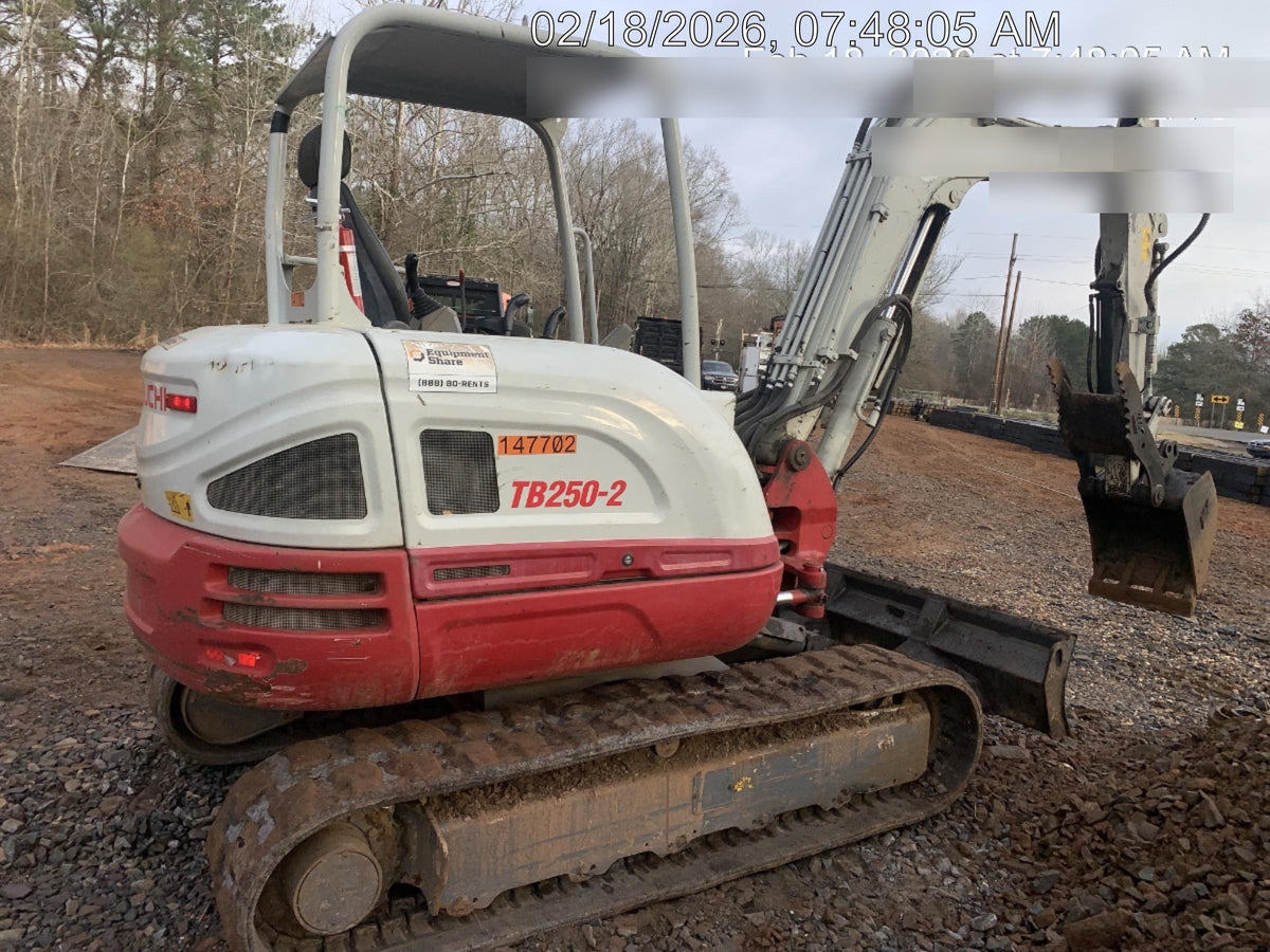2021 TAKEUCHI TB250-2