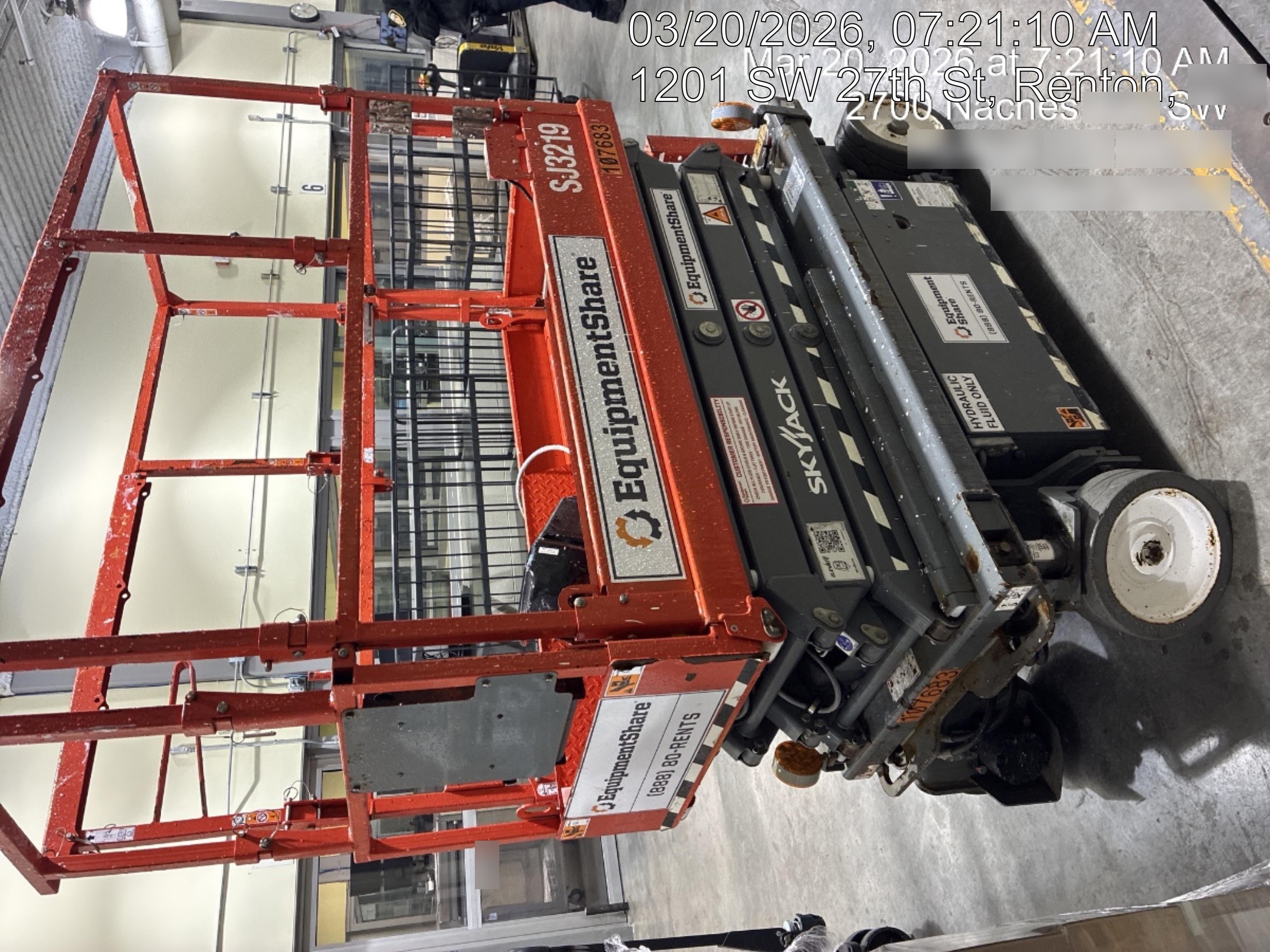 2020 Skyjack SJIII-3219 Solid NM Tires, Half height spring hinged entry gate, Dual Beacons, 800W Inverter