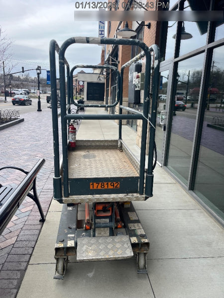 2021 JLG 1030P