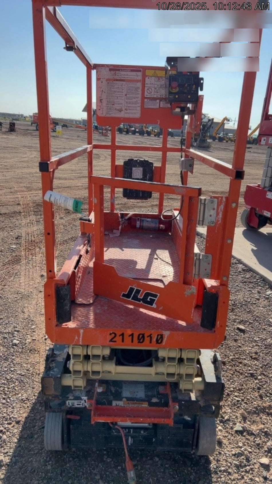 2022 JLG ES1330L