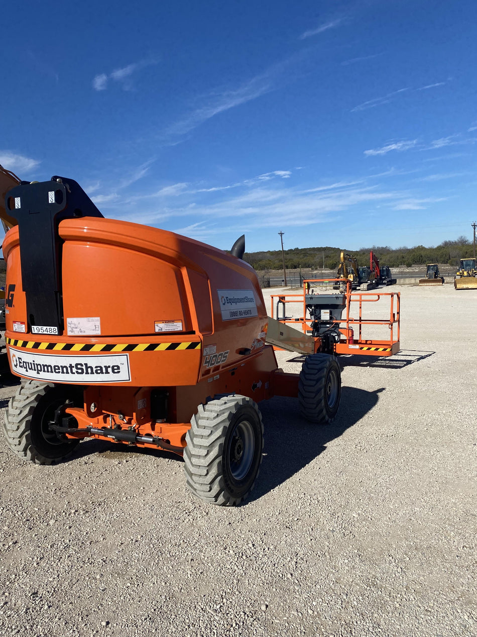 2021 JLG 400S