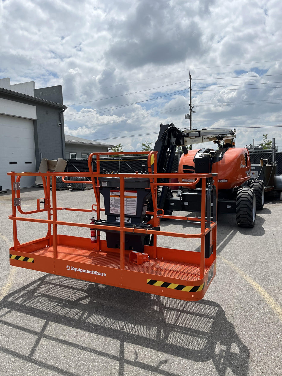 2023 JLG 600AJ