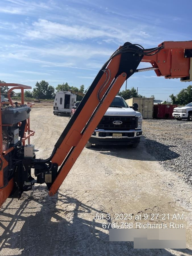 2020 JLG 860SJ