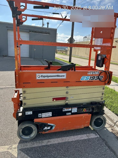 2021 JLG ES1932