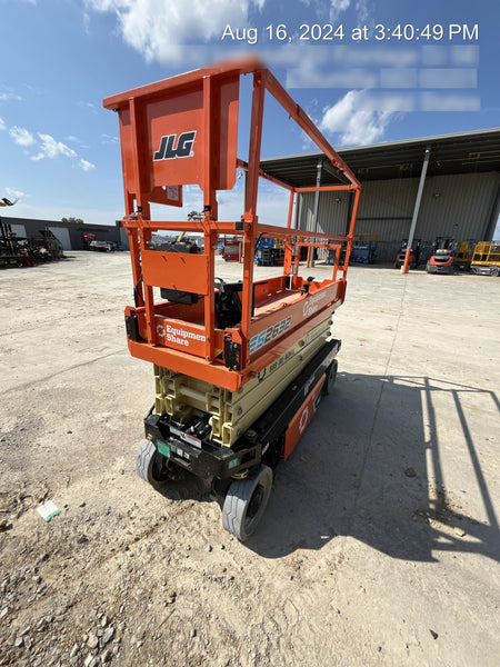 2022 JLG ES2632