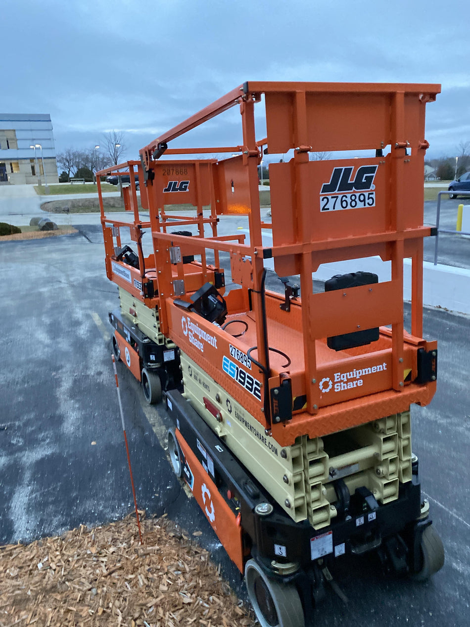 2022 JLG ES1932