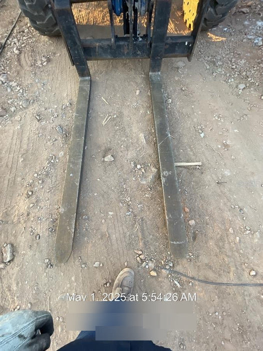 2018 Genie GTH-636 Genie GTH-636 w/Open ROPS, Work Lights, Solid Tires, RH Cab Mesh, Beacon, 48" Carriage and Forks