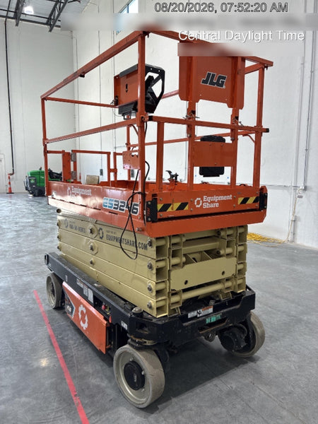 2022 JLG ES3246