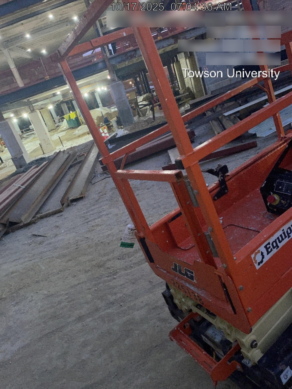2022 JLG ES1330L