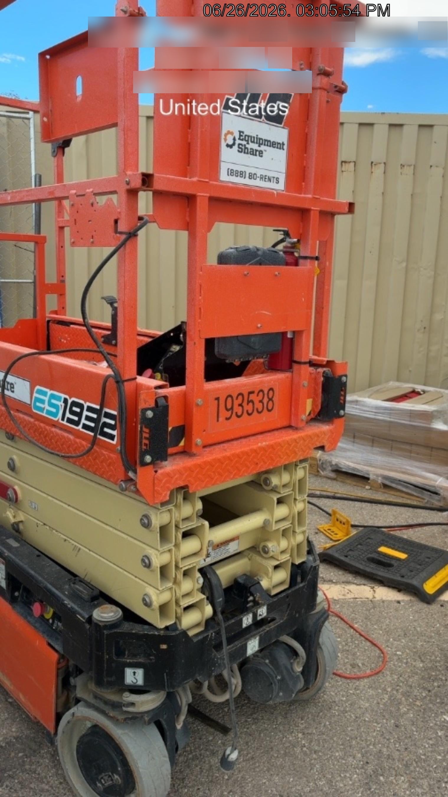 2021 JLG ES1932
