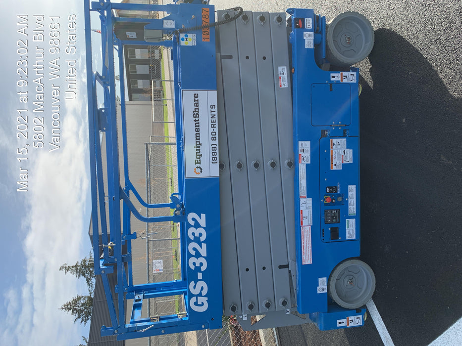 2020 Genie GS-3232 Standard, Folding half height swing gate, 800W Inverter