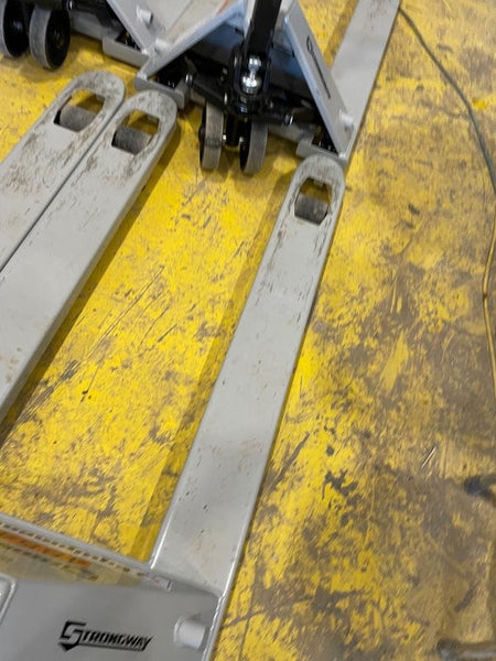 2024 NORTHERN TOOL 5,500 Ibs Pallet Jack - Northern Tool