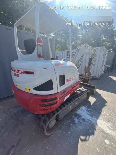 2022 TAKEUCHI TB235-2R