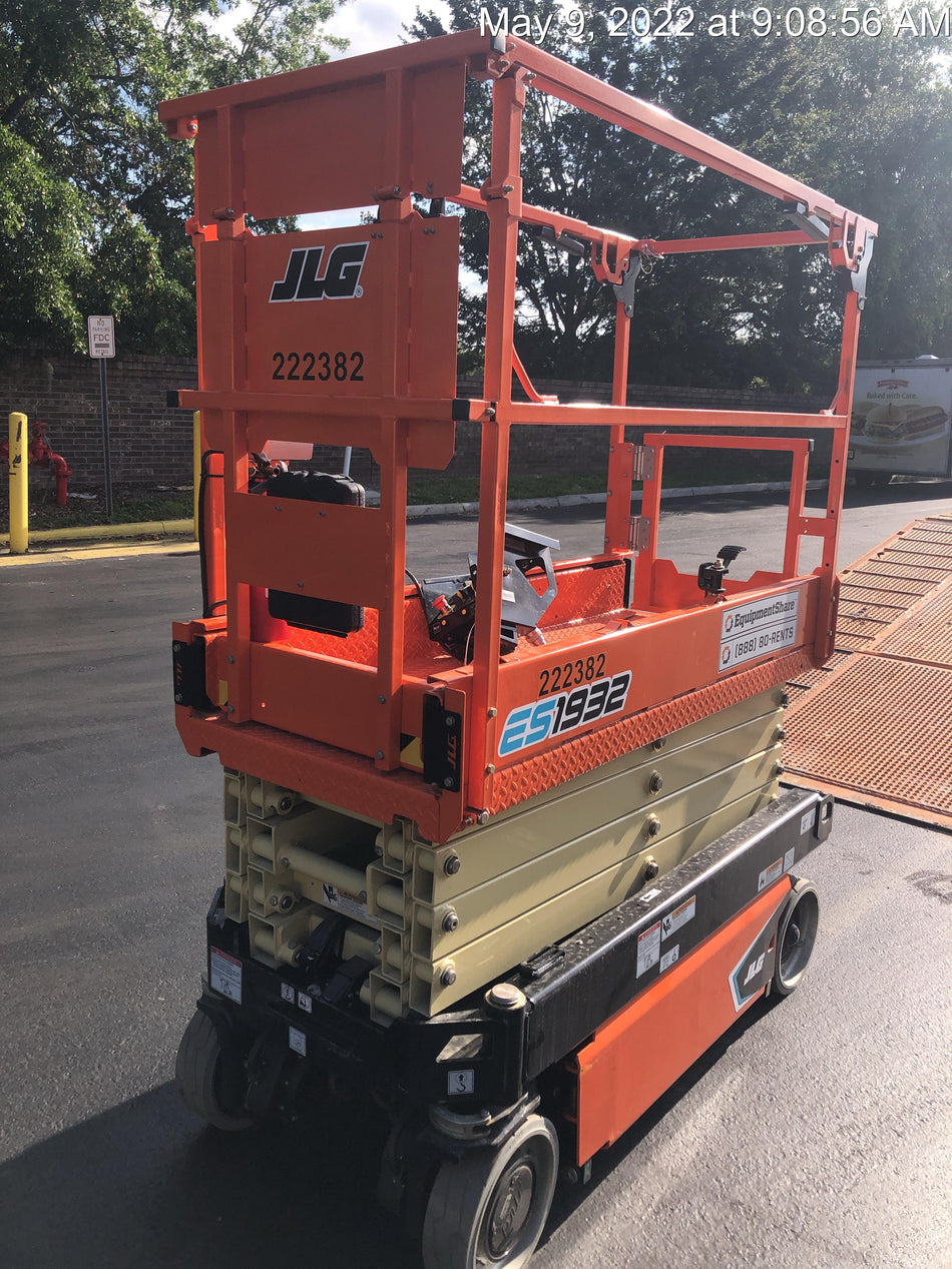 2022 JLG ES1932