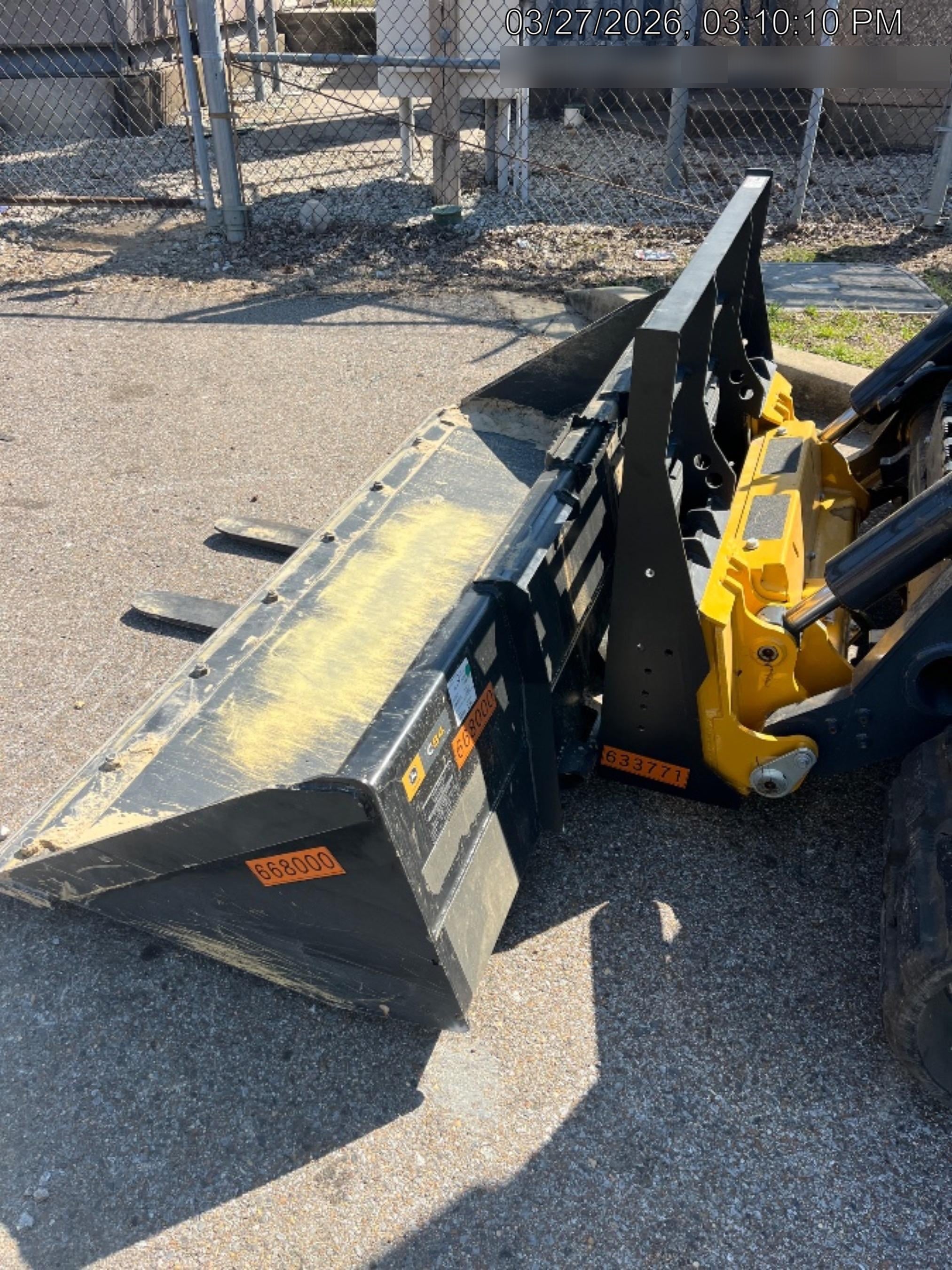 2025 ARROW MATERIAL HANDLING 72" Pallet Forks - Arrow