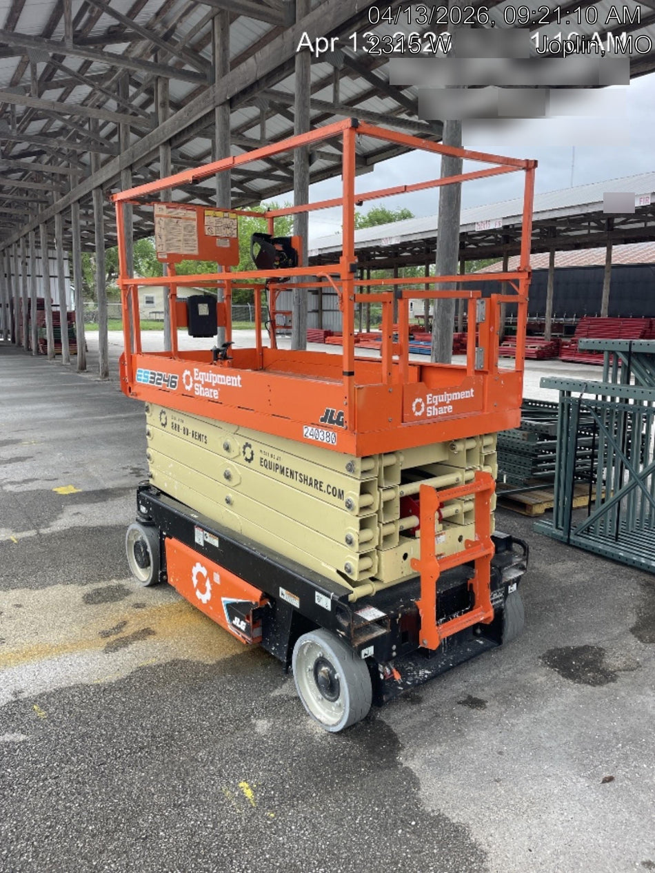 2022 JLG ES3246