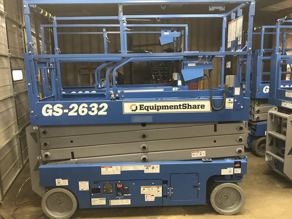 2019 Genie GS-2632 Folding rails with half height swing gate
