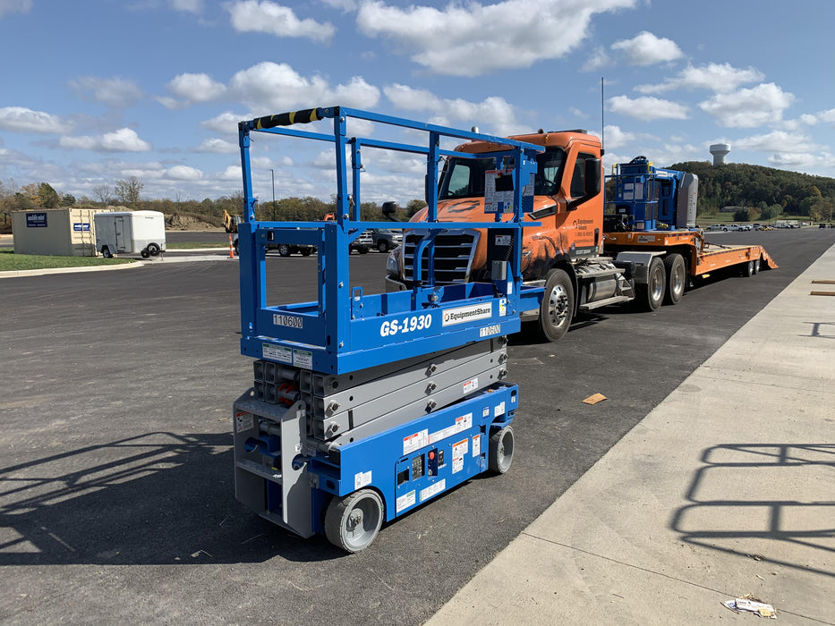2020 Genie GS-1930 Solid Non Marking Tires, Beacon, Folding rails with half height swing gate