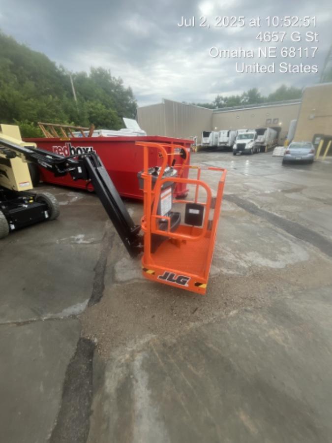 2025 JLG E300AJP