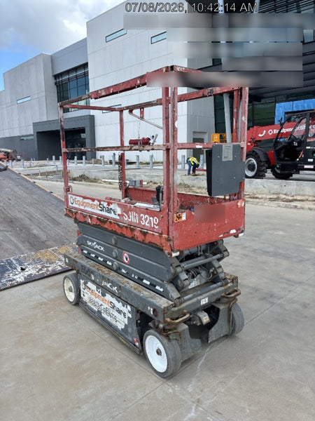2017 Skyjack SJIII-3219 Skyjack SJIII3219 Scissor Lift w/Trojan Batteries