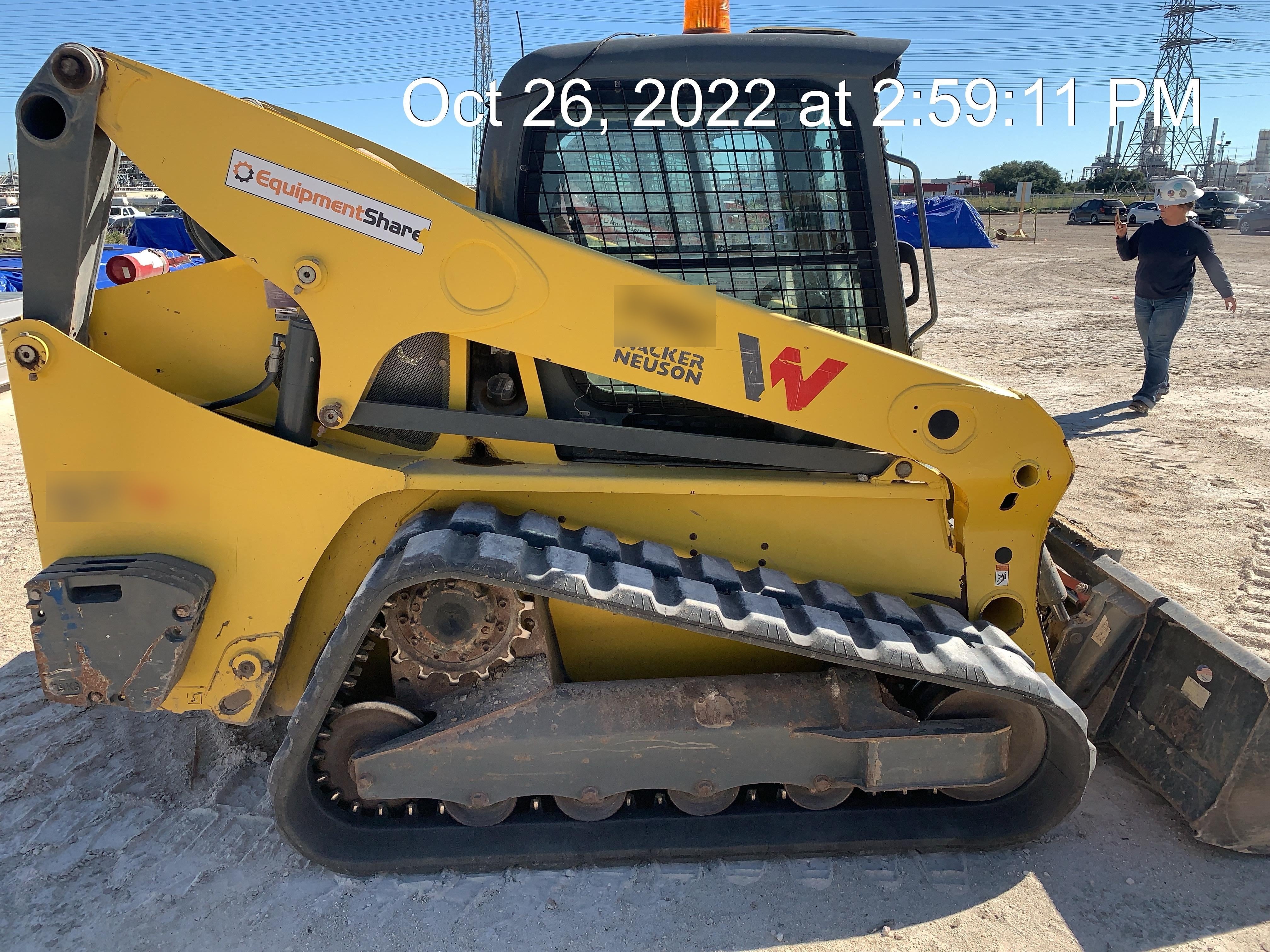 Wacker Neuson ST45 14-Pin Attachment Control T3 Bucket Leveling, Ride Control, CAB/Heat, A/C, Cyclonic Engine Pre-Cleaner, Block Heater (110v) T4F, Counter Weights, Dual Beam Work Lights,  Radio, Back-Up Camera, Zero-Drift Hydraulic Valve, Foot Throttle, 4 Way Flasher Kit, Scavenger Air Cleane, Synthetic Hydraulic Oil, High Flow LF	Hydraulic Coupler SSL/CTL