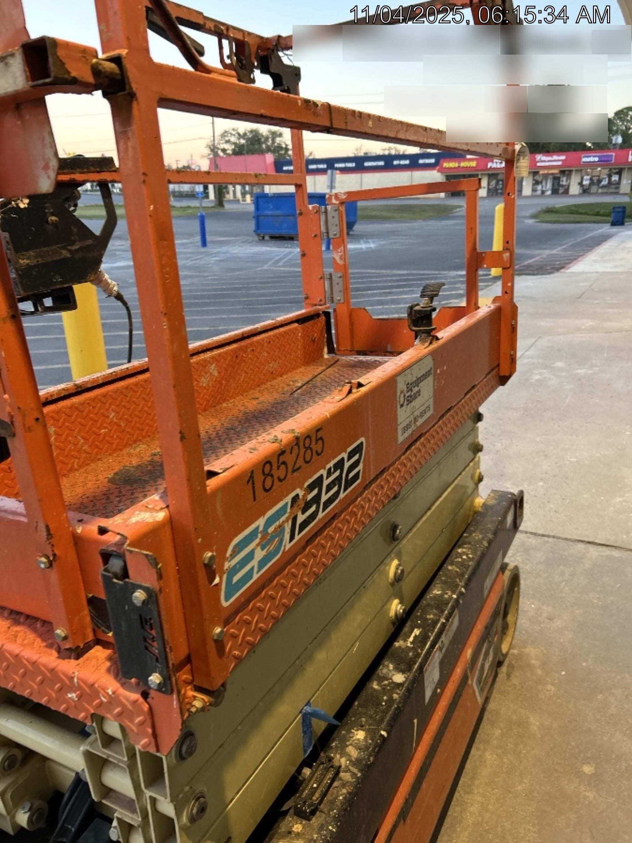 2021 JLG ES1932