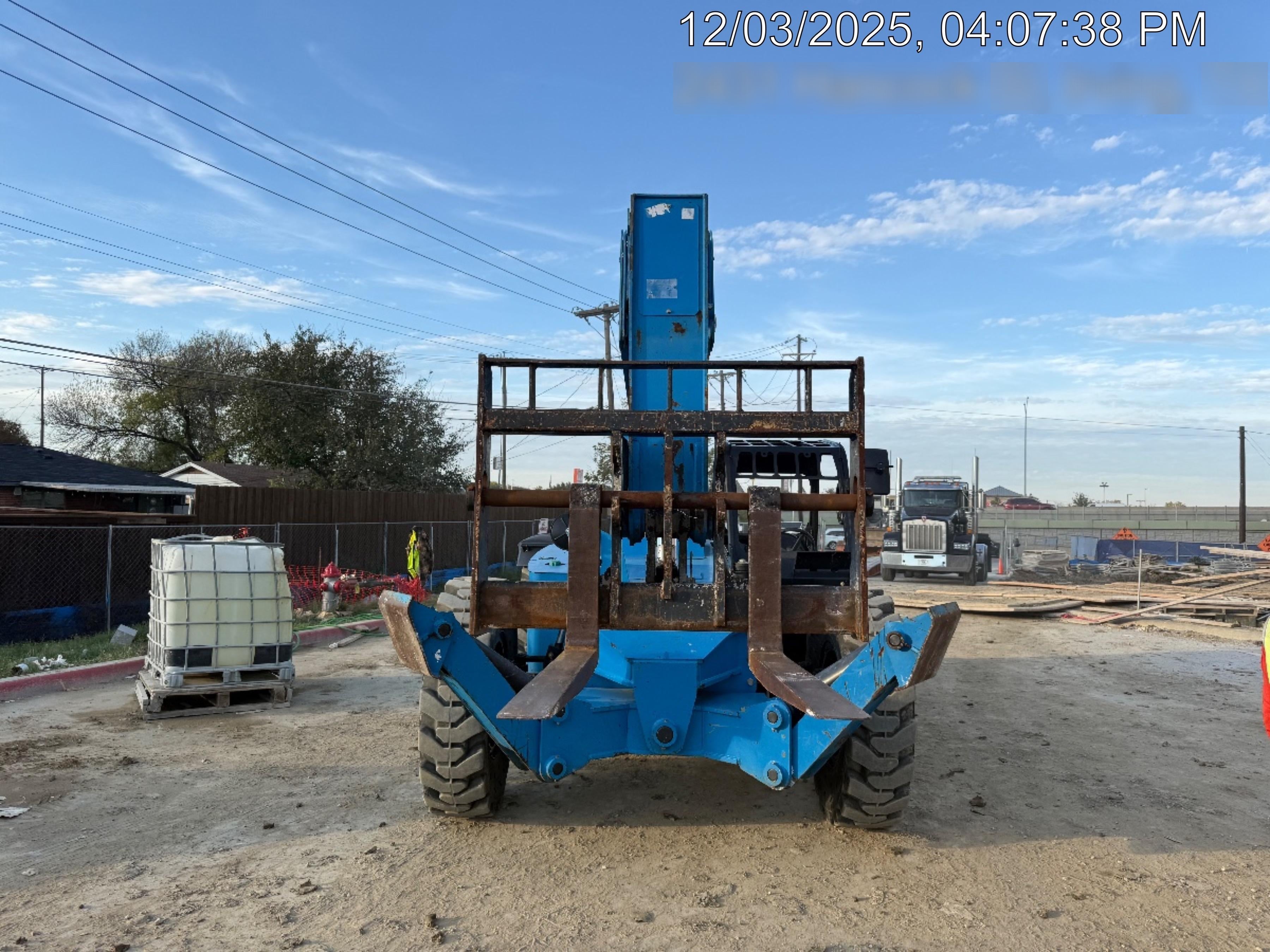 2017 GENIE GTH-1056