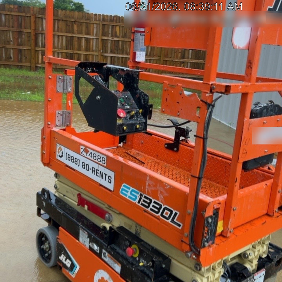 2022 JLG ES1330L