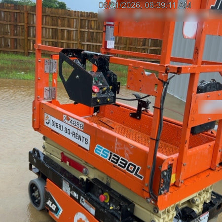 2022 JLG ES1330L