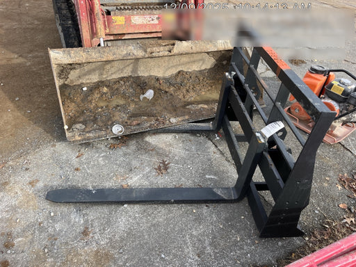 2025 ARROW MATERIAL HANDLING 48" Pallet Forks - Arrow