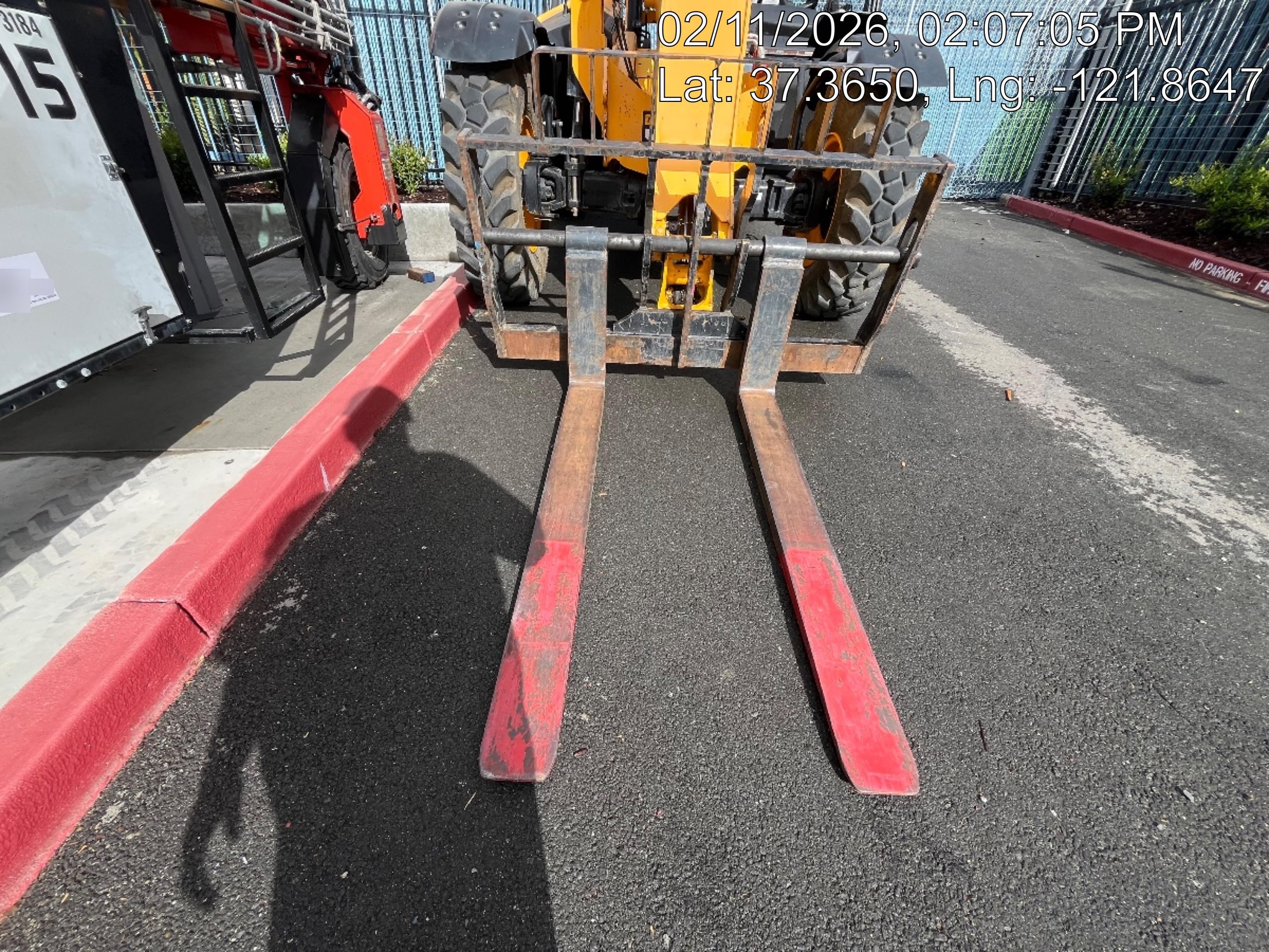 2019 JCB 506-36 Canopy, 74 HP, Foam Filled Tires, STD Worklight, Beacon, Aux Hydraulics, Lifting Eye, Back up Alarm 48" Carriage/48" Forks