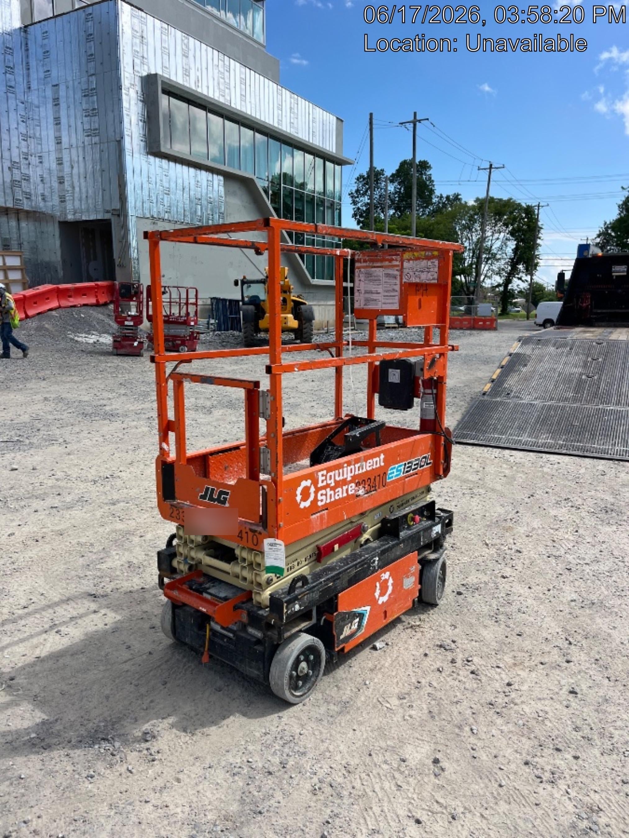 2022 JLG ES1330L