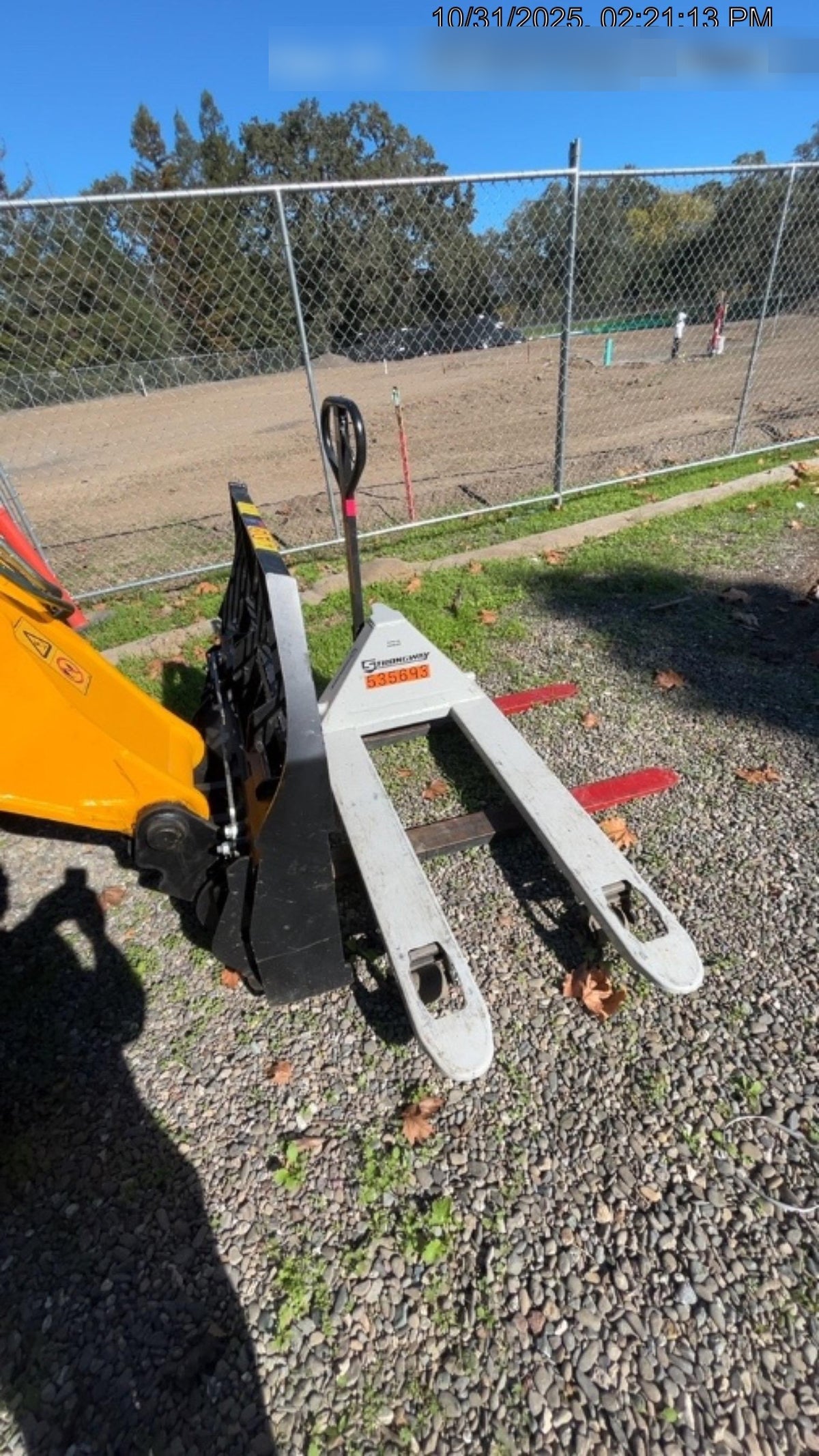 2024 NORTHERN TOOL 4,400 Lb Pallet Jack