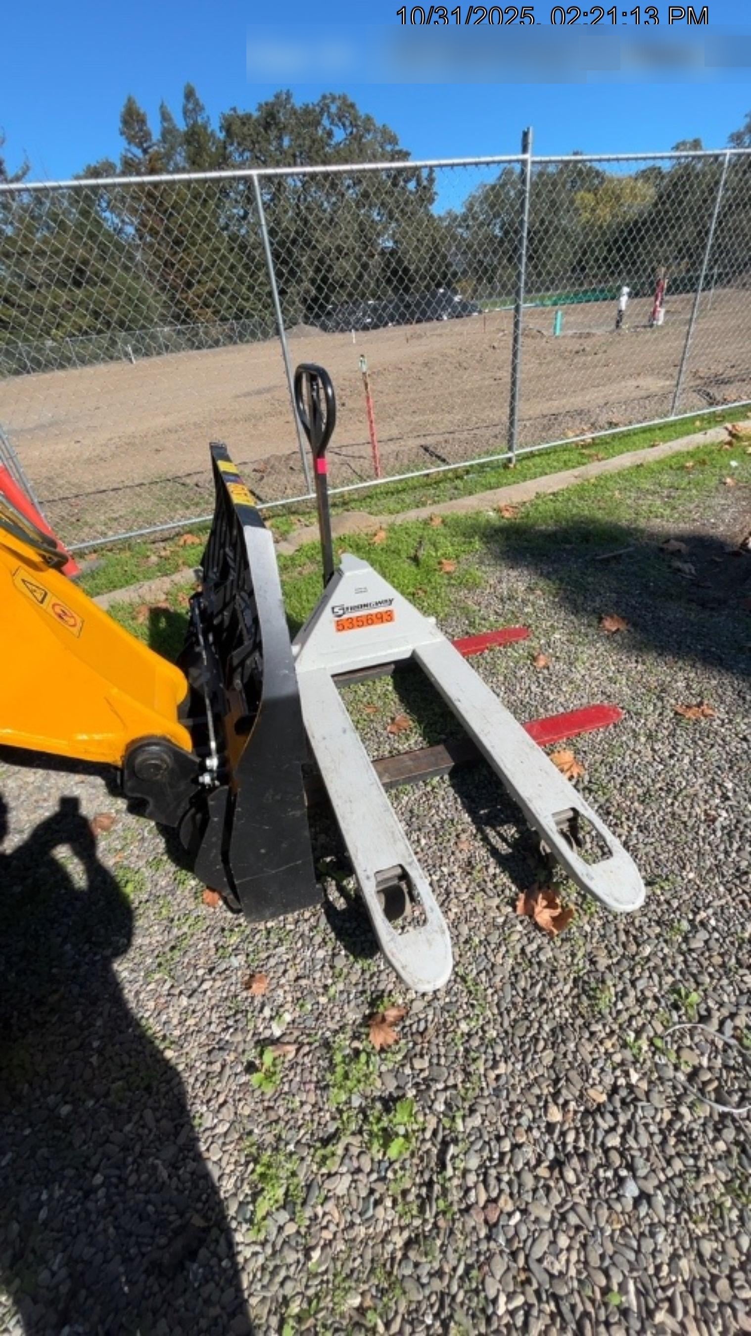 2024 NORTHERN TOOL 4,400 Lb Pallet Jack