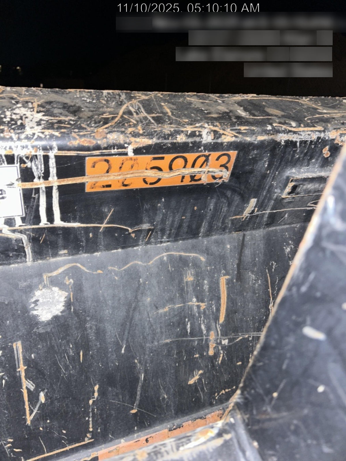 2022 JLG 1001100823