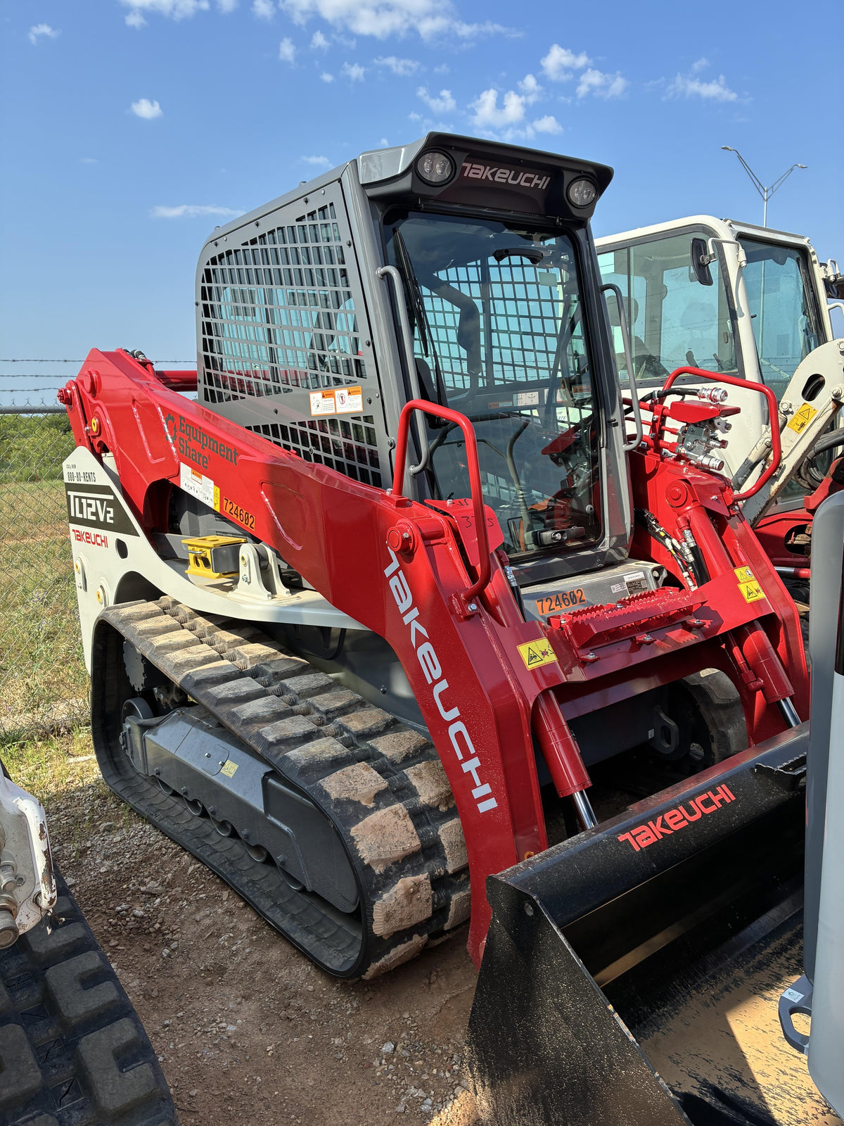 2026 TAKEUCHI TL12V2-CR