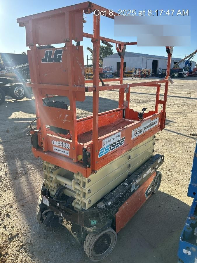 2021 JLG ES1932