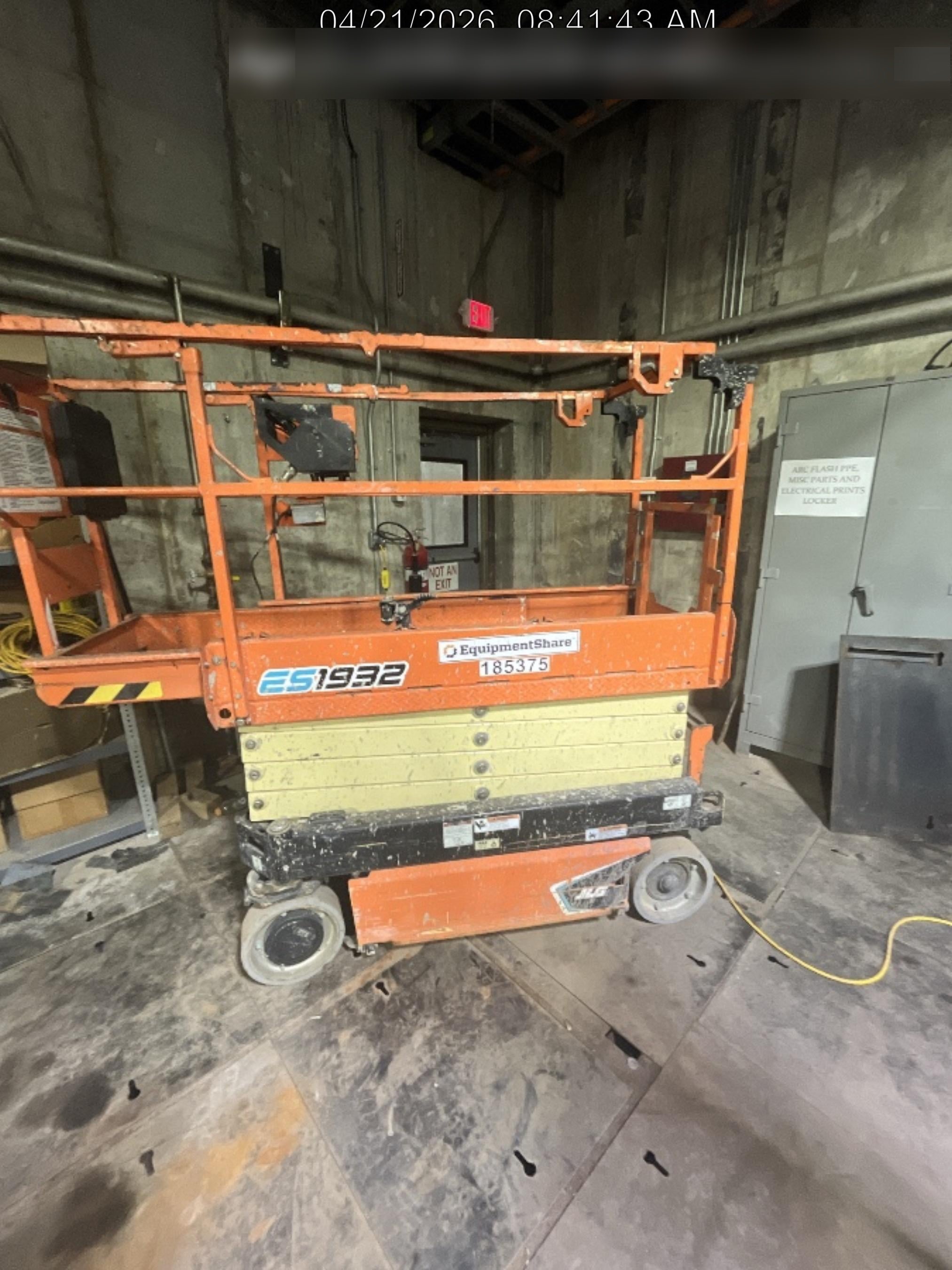 2021 JLG ES1932