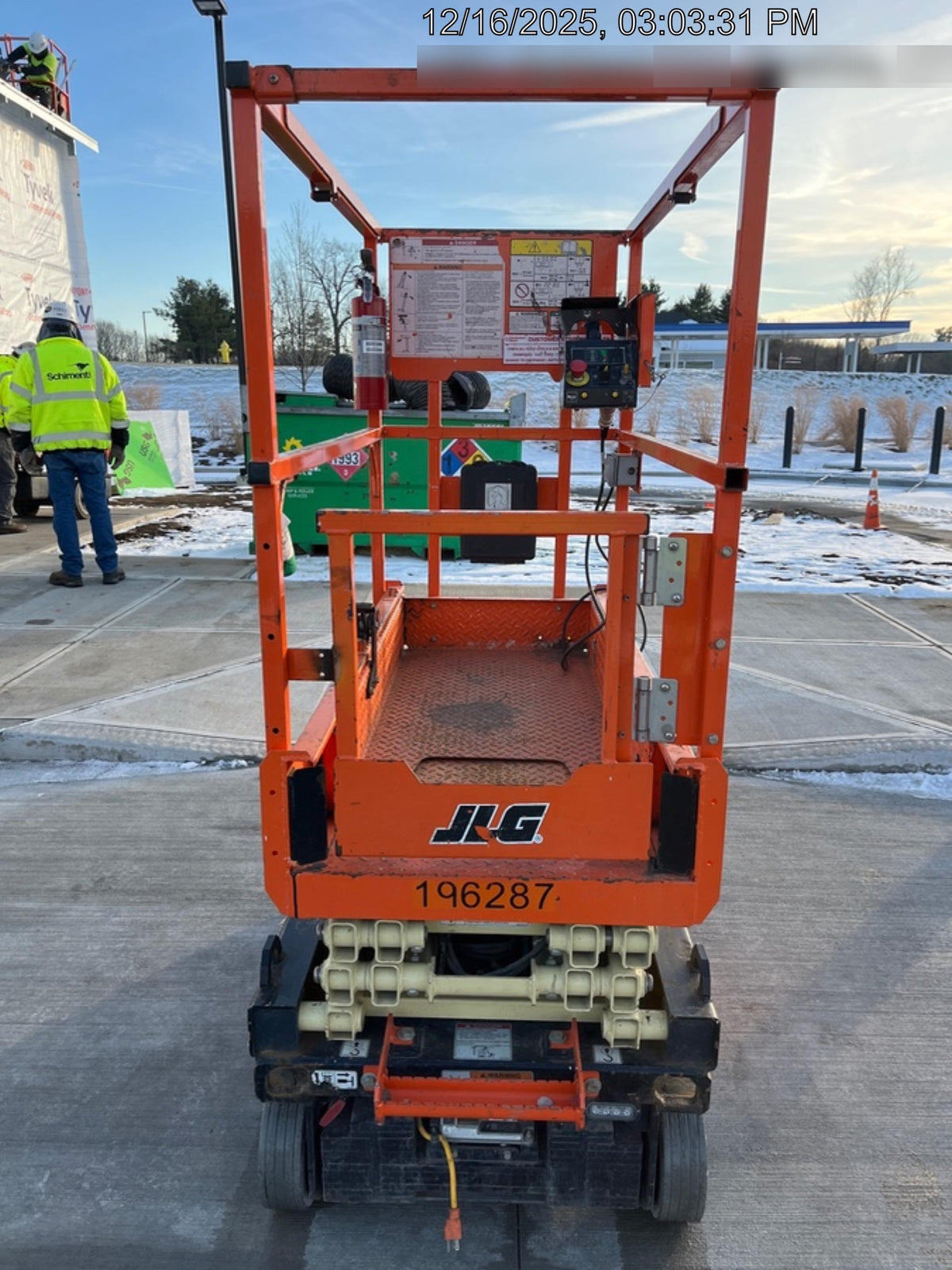 2021 JLG ES1330L