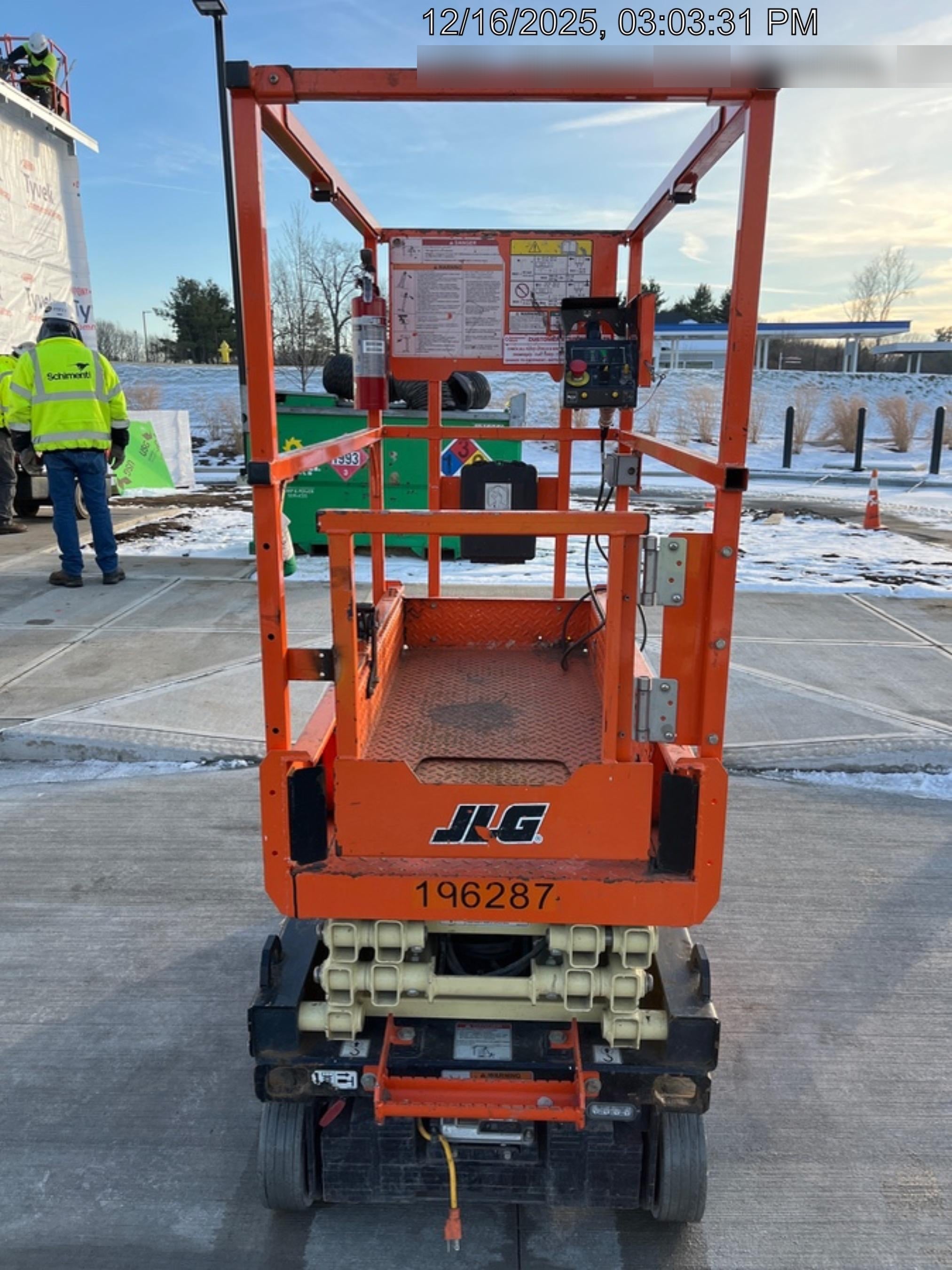 2021 JLG ES1330L