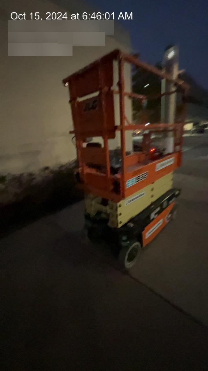 2022 JLG ES1932