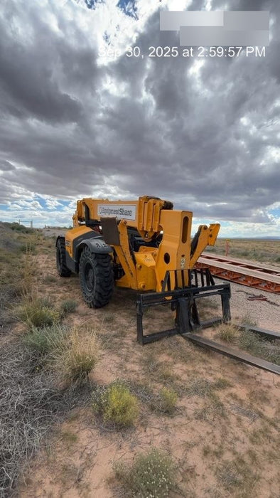 2019 JCB 512-56 109 HP w/Open ROPS, Beacon, Aux Hydraulics, Worklights, Solid Tires 60" Carriage/Forks
