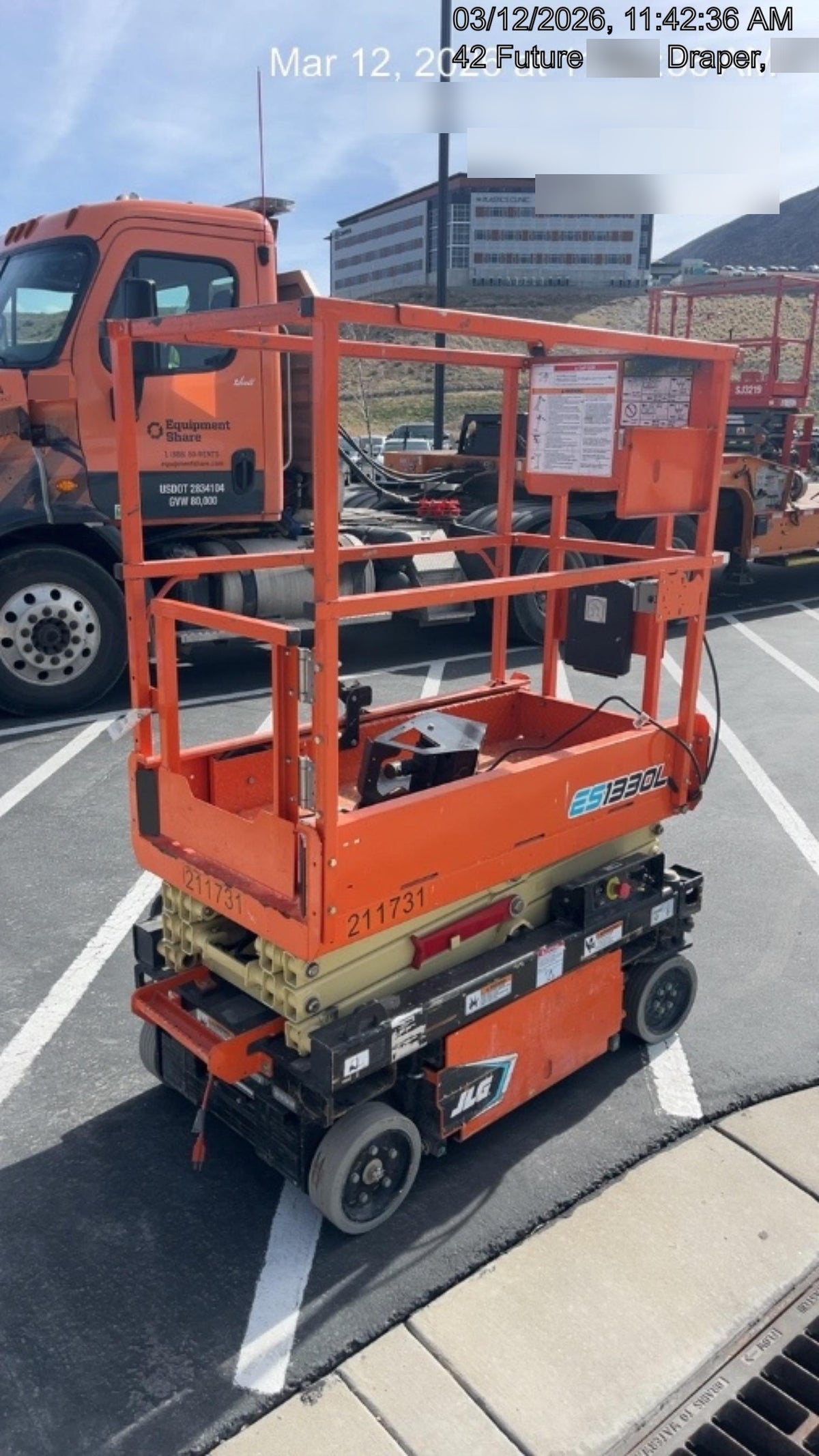 2022 JLG ES1330L