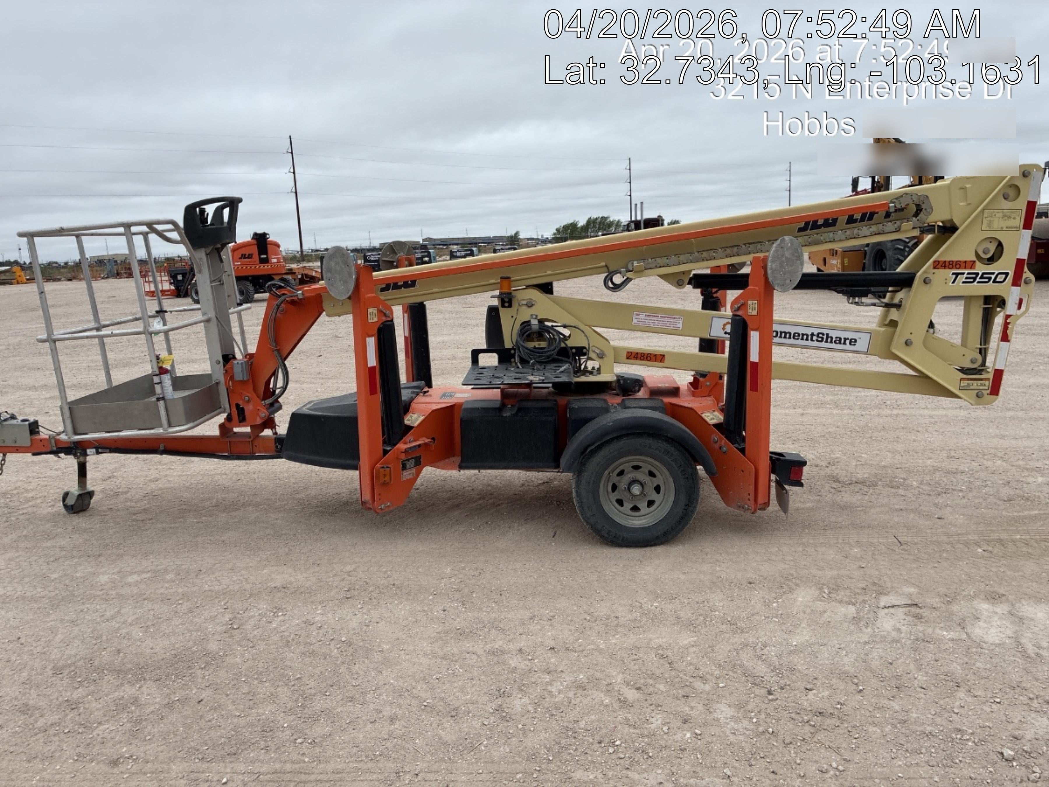 2022 JLG T350