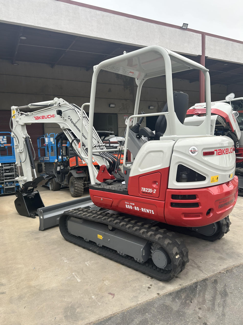 2025 TAKEUCHI TB235-2R