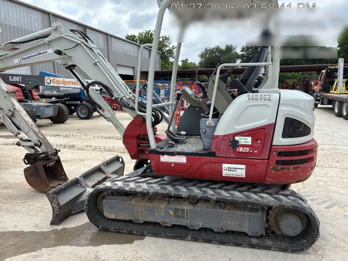 2021 TAKEUCHI TB250-2